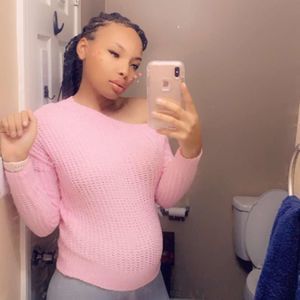 Meet your Posher, Nadia